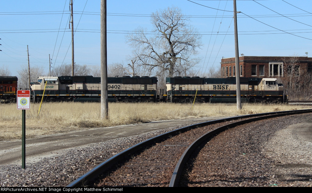 BNSF 9402 &amp; BNSF 9779
